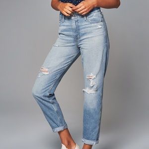 A&F High-rise Girlfriend Jeans ✨